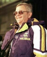 Obsèques : Tom Clancy - 1 octobre 2013