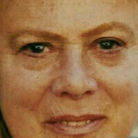 Décès : Dora Doll 19 mai 1922 - 15 novembre 2015